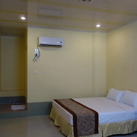 Thirisan Motel Yangon Room photo