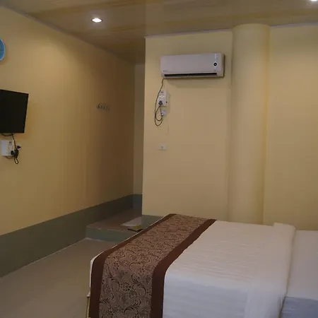 Thirisan Motel Yangon Room photo