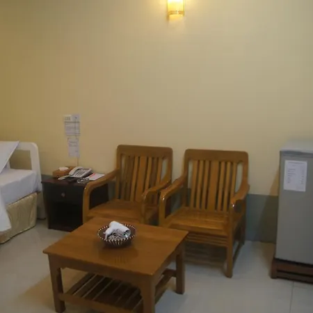 Thirisan Motel Yangon Room photo