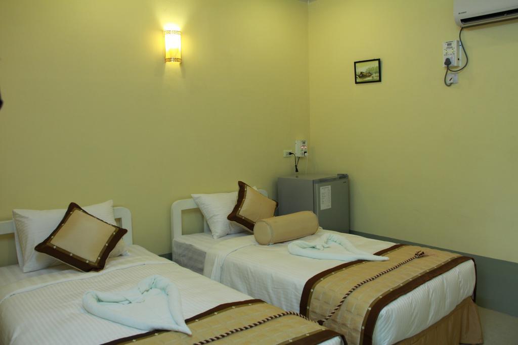 Hotel Thirisan 2*