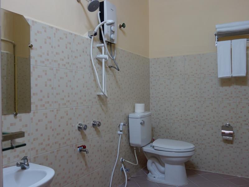 Thirisan Hotel 2*