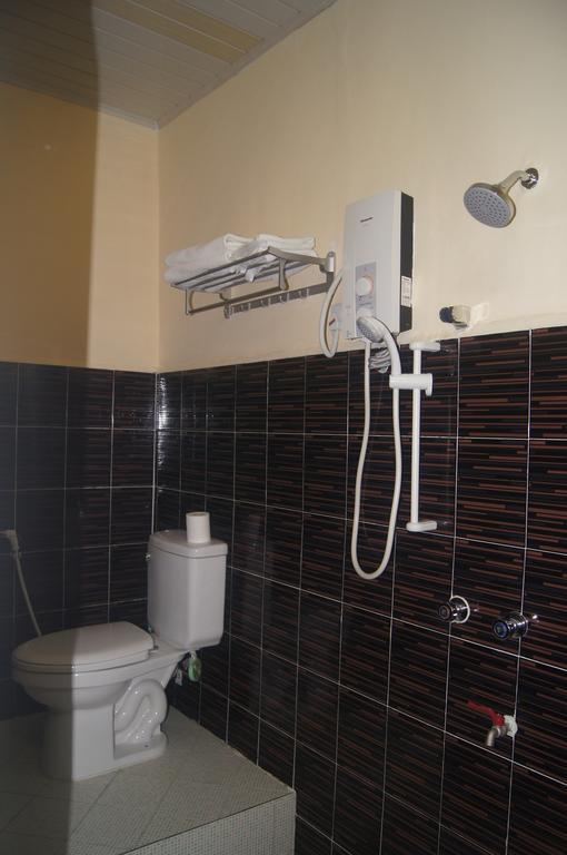 Thirisan Hotel 2*
